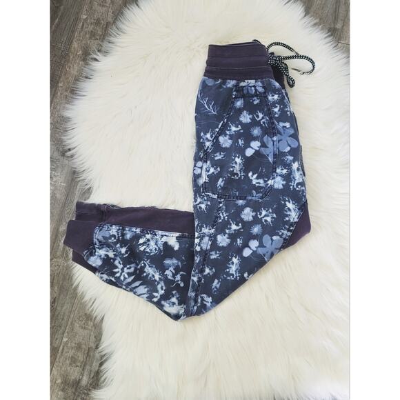 NEW Anthropologie The Nomad Blue and White Joggers - XS - Picture 10 of 10